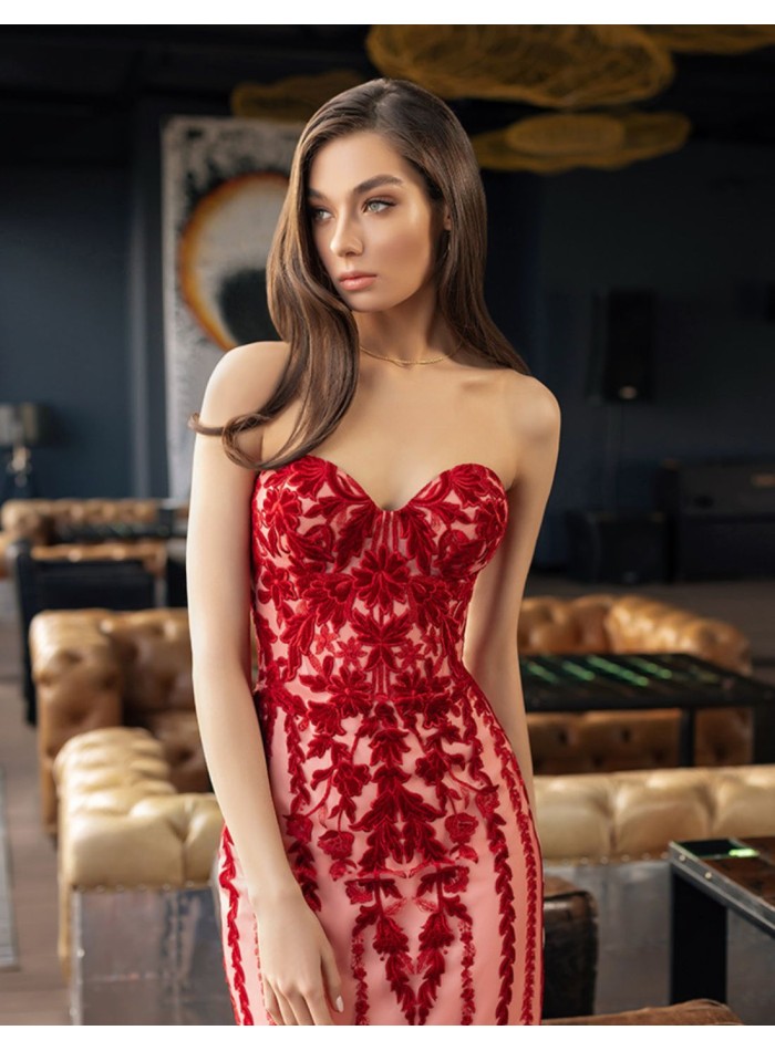 Midi dress with sweetheart neckline and floral...