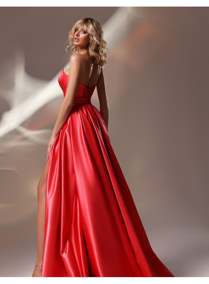 Robe longue de fête avec bustier et fente dans...