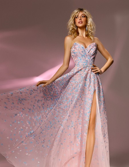 Long party dress with floral print and sweetheart neckline