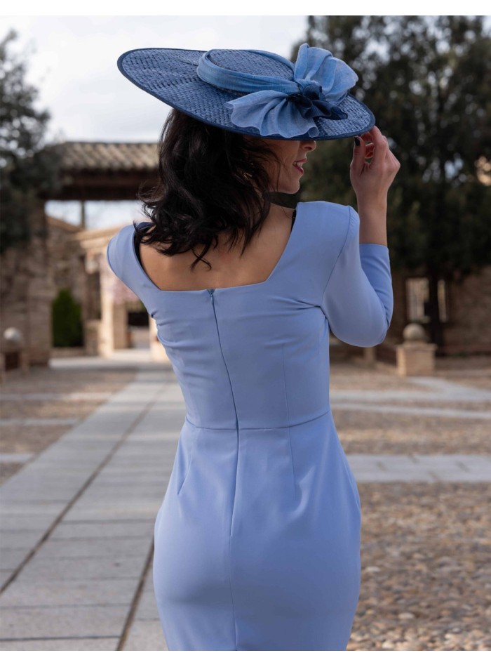 Vestido de fiesta midi con broche de maxi flor