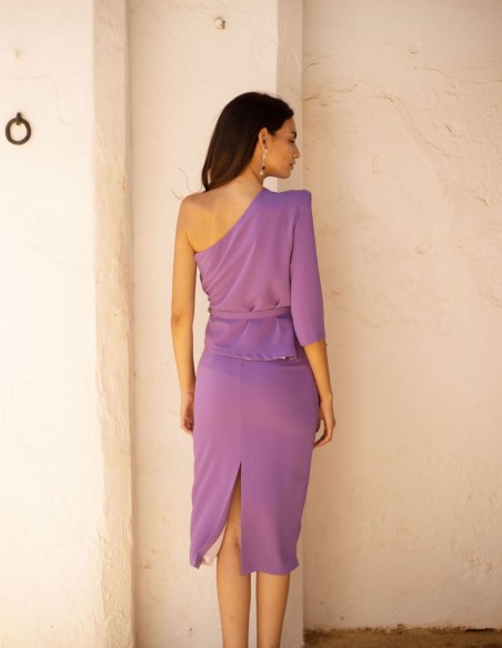 Ensemble Top asymétrique à manches longues et Jupe crayon