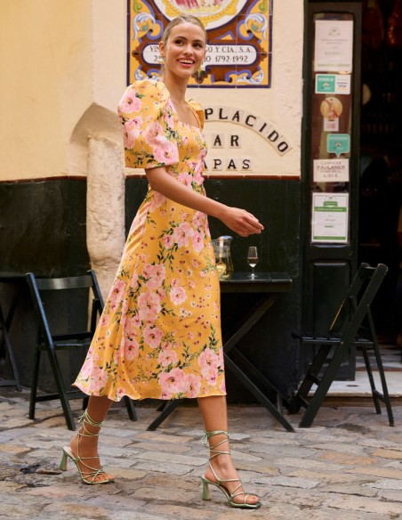 Vestido de fiesta midi con estampado floral y manga corta abullonada para invitada