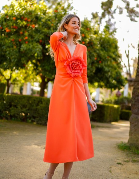 Robe de soirée midi avec manches françaises et jupe évasée