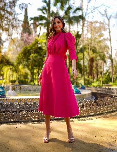 Robe de soirée midi avec manches françaises et jupe flottante