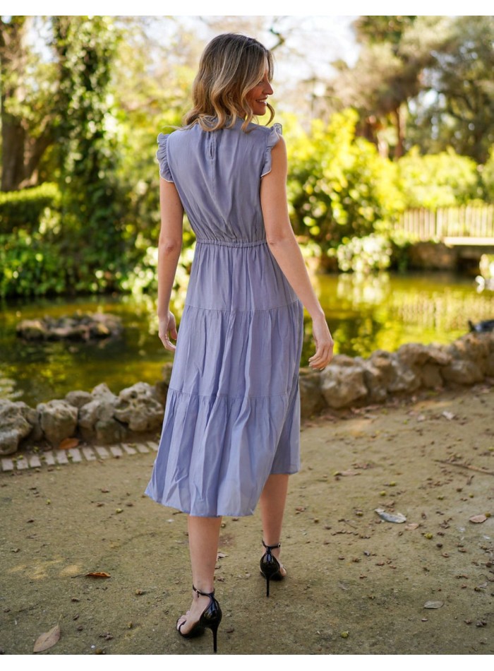 Robe de soirée midi sans manches avec une jupe...