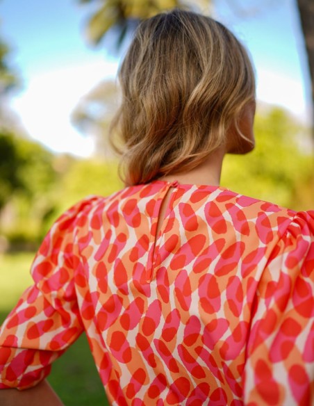 Blusa de fiesta con tejido estampado y manga francesa