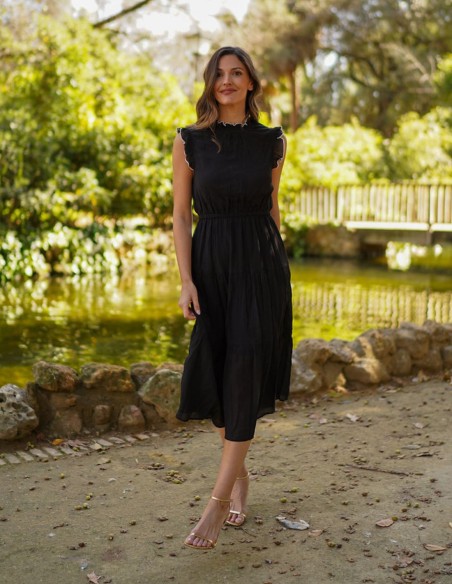 Vestido midi de fiesta de gasa con escote cerrado bordado