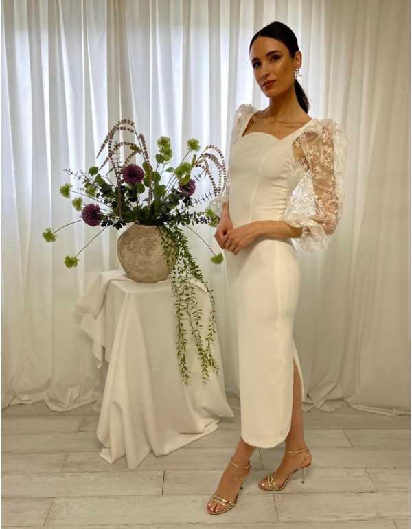 White midi dress with long sleeves in fantasy lace