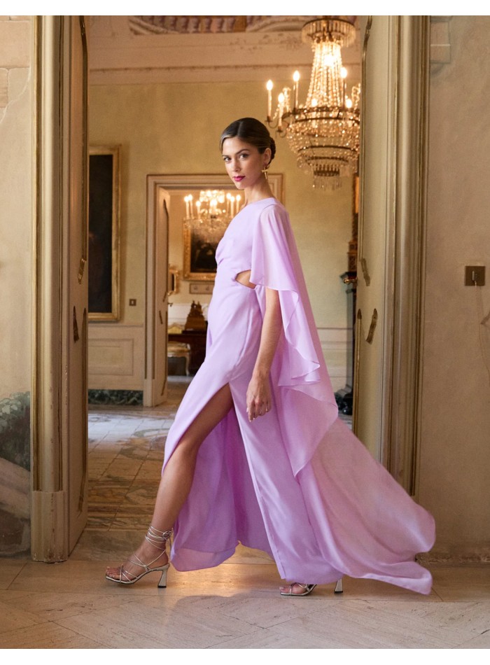Robe longue de fête avec encolure asymétrique...