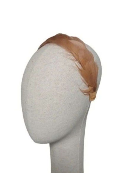 Velvet headband with natural feathers