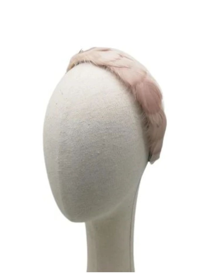 Diadema de terciopelo con plumas naturales