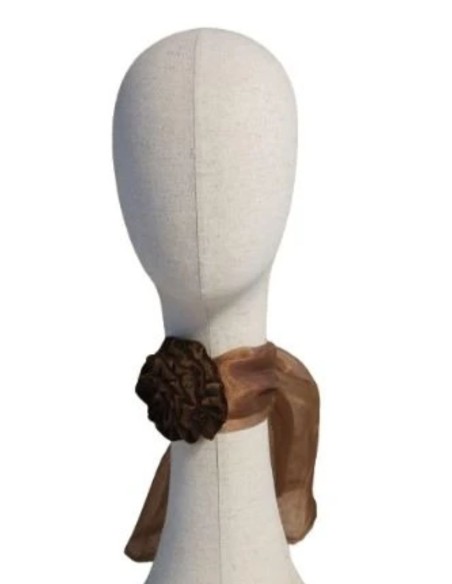 Long organza choker with velvet flower