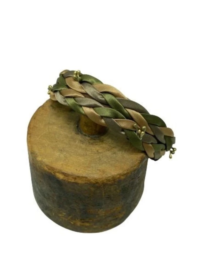 Diadema trenzada doble con apliques joya a color