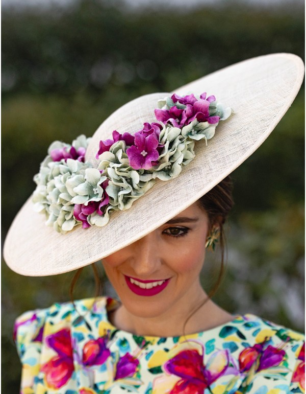 Pamela with sinamay base with multicoloured sinamay flowers - INVITADA PERFECTA 2