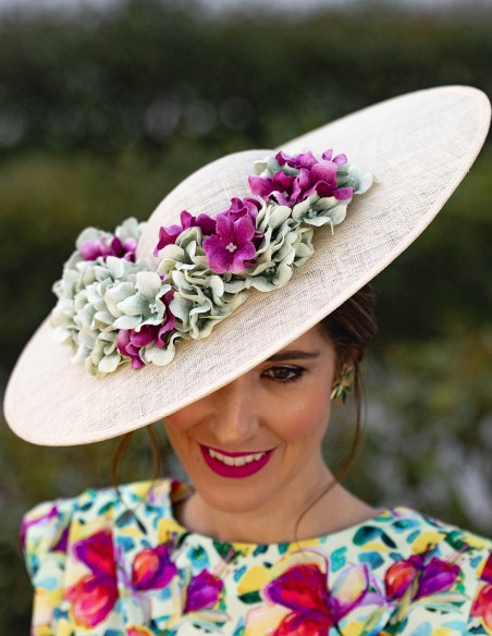 Base en sinamay avec fleurs multicolores en sinamay - PERFECT GUEST