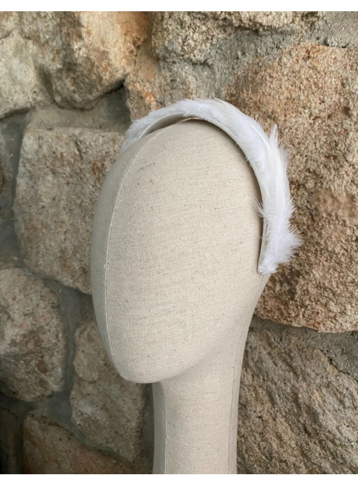 Bridal headband with white feathers