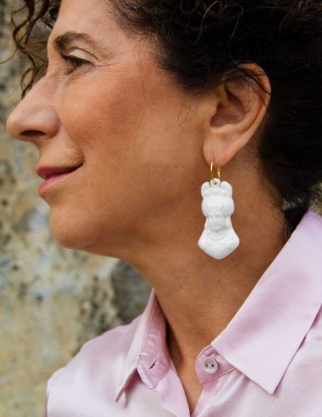 Boucle d'oreilles longues en porcelaine blanche avec texture 3D
