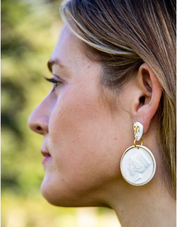 Pendientes medalla de porcelana pintada en oro 2