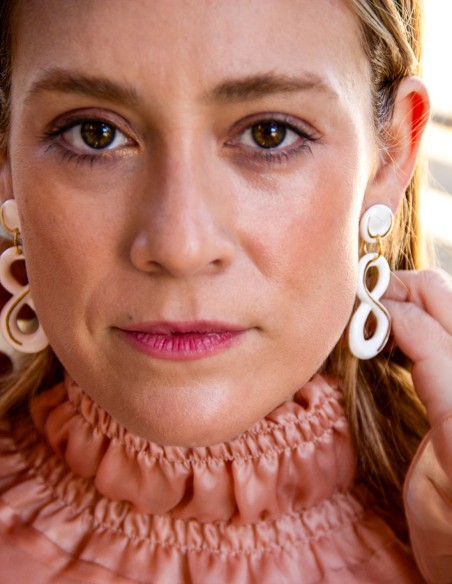 Boucle d'oreilles longue en porcelaine et plaqué or