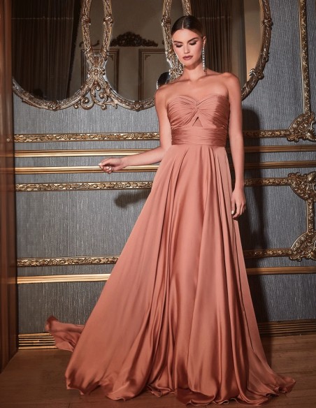 Robe longue de soirée en satin avec encolure cache-coeur et détails drapés - PERFECT GUEST