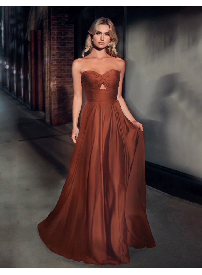 Robe longue de soirée en satin avec encolure...