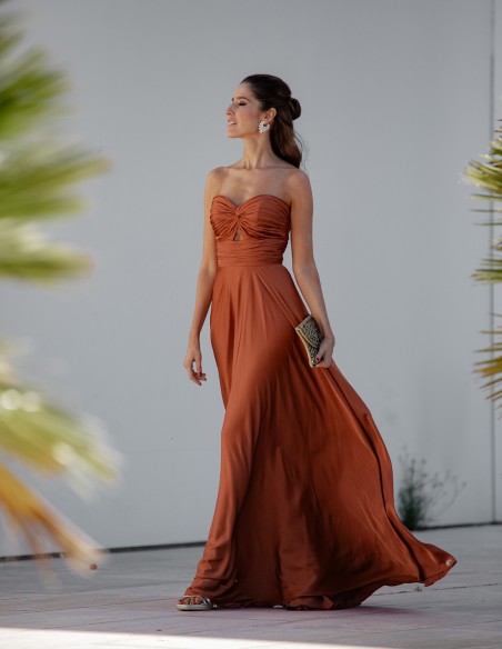 Satin long gown with Sweetheart Neckline with Draped Detail - INVITADA PERFECTA