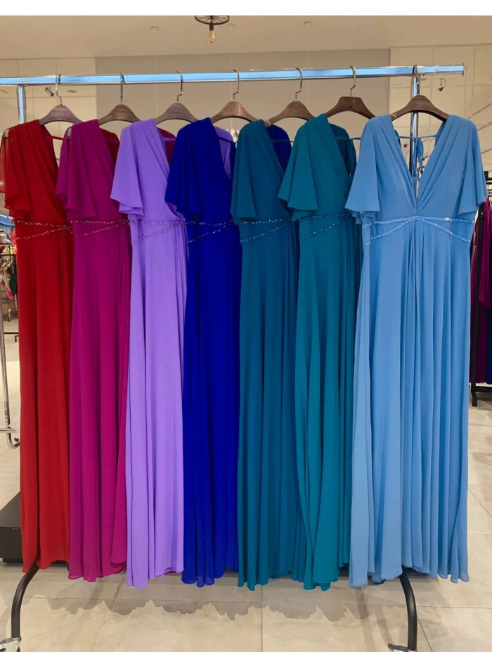 Vestido de fiesta largo con detalle de pedrería...