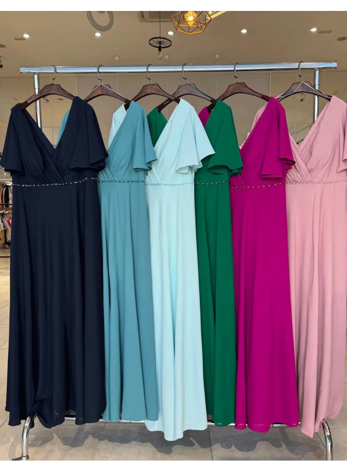 Robe longue de fête avec décolleté en V orné de...