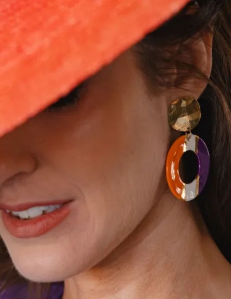 Boucle d'oreilles de fête émaillée violet et orange - Invitada Perfecta
