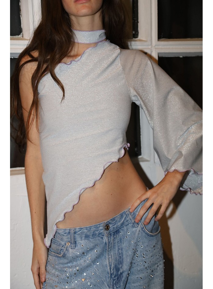 Top de fiesta plateado con brillo y escote...