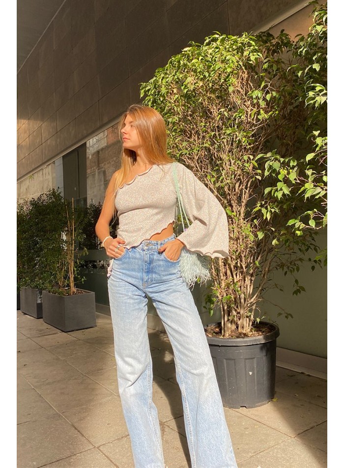 Top de fiesta plateado con brillo y escote...