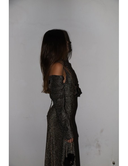 Long golden party dress with glitter and V-neckline