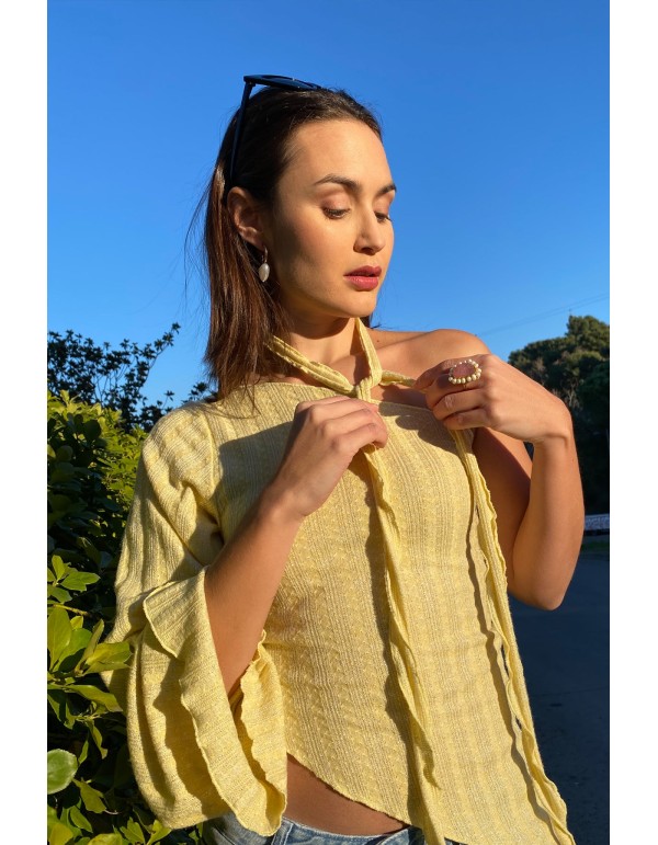 Top de fiesta amarillo escote asimétrico y manga larga 2