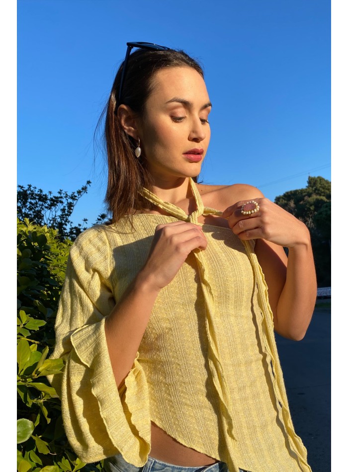 Top de fiesta amarillo escote asimétrico y...