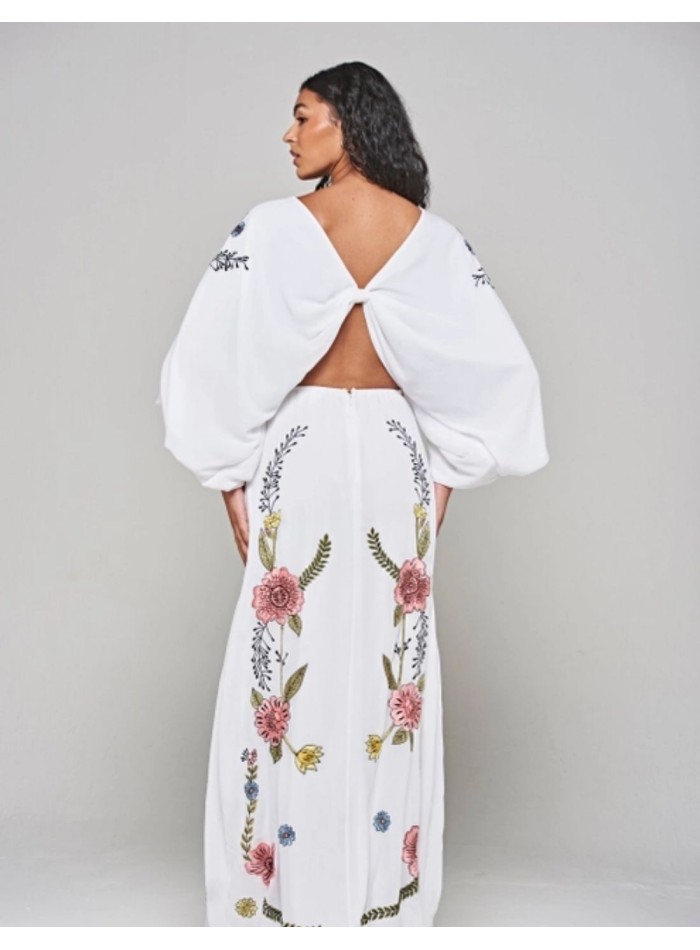 Longue robe tunique brodée de fleurs au dos noué