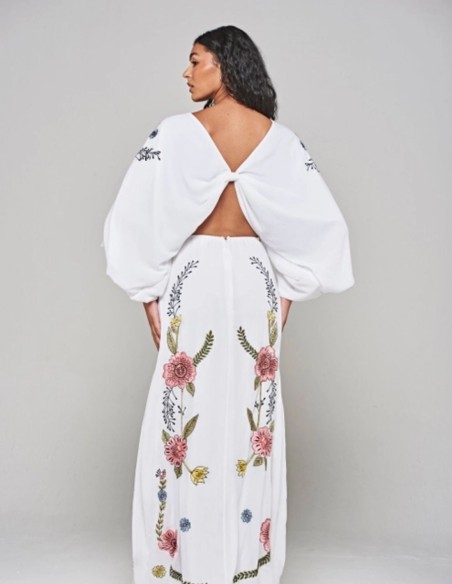 Longue robe tunique brodée de fleurs au dos noué