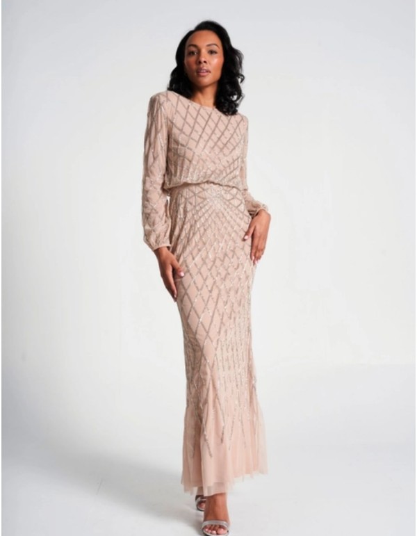 Vestido de fiesta largo con manga larga y lentejuelas nude