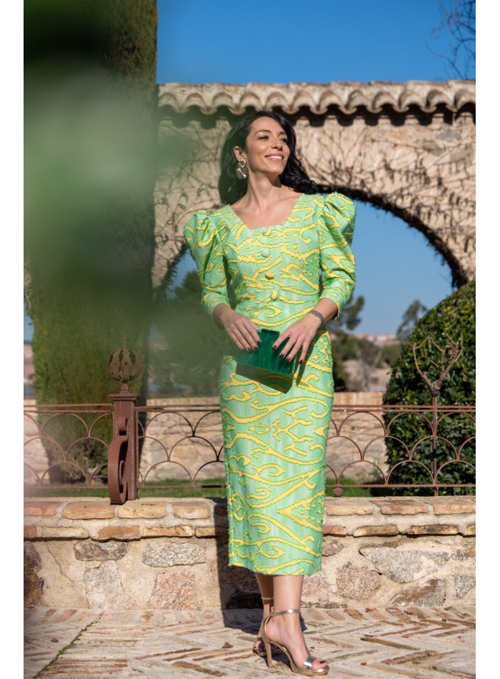 Vestido de invitada estampado con manga abullonada midi