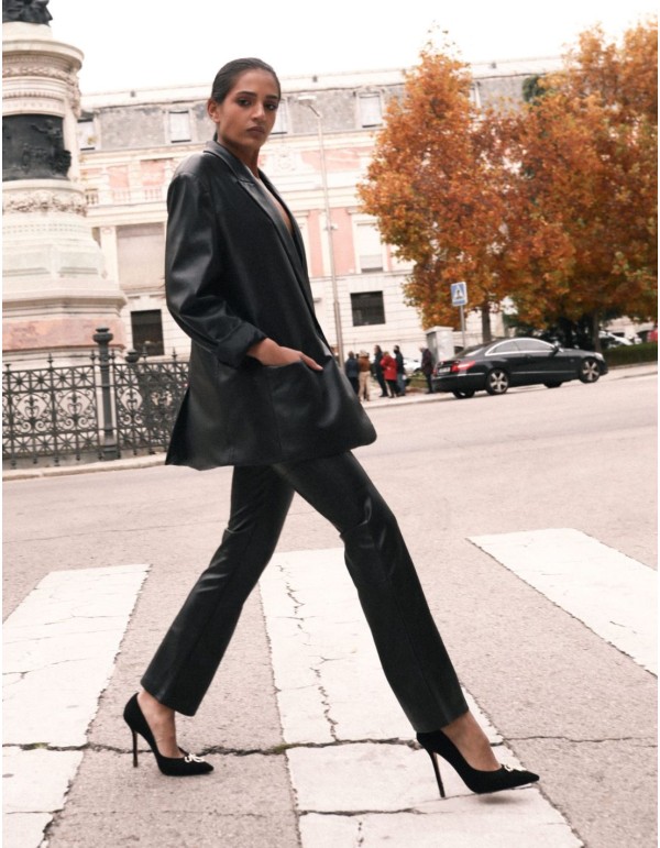 Chaussures de soirée en daim noir avec boucle décorative 2