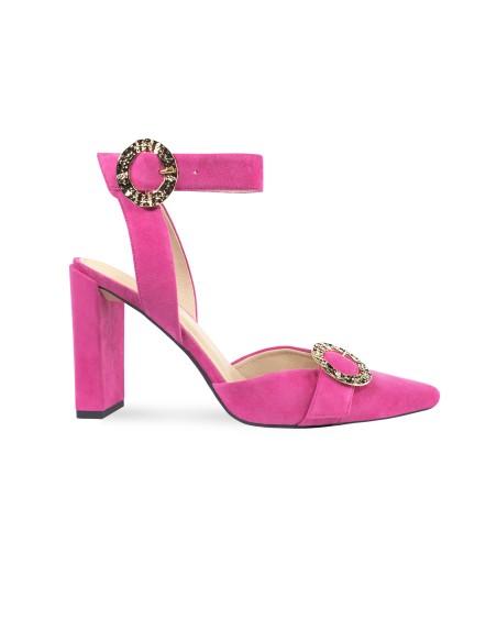 Square heel sandal in fuchsia color with golden details