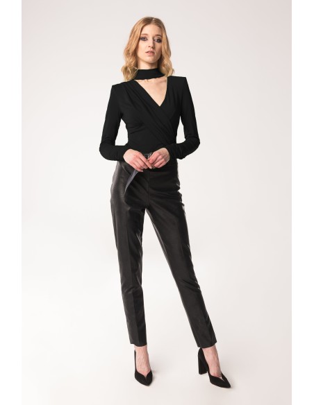 Long sleeve black body with high and asymmetrical neckline