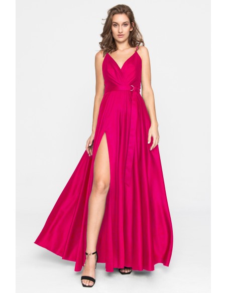 Robe longue en satin fuchsia avec décolleté en V
