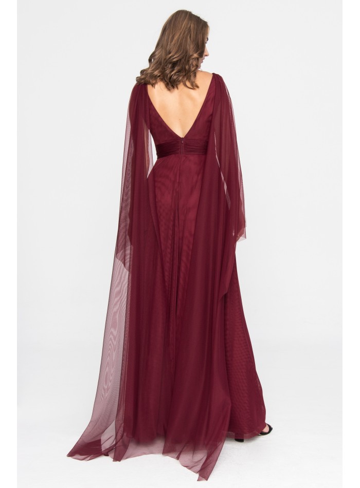 Vestido largo de tul burdeos con abertura lateral