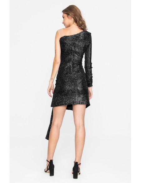 Mini robe asymétrique avec fente et paillettes pour les invités