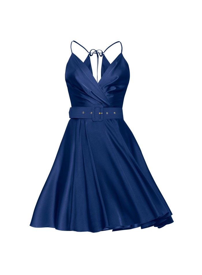 Robe courte d'invité en satin bleu avec bretelles
