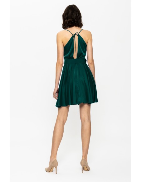 Vestido corto para Invitadas en verde satinado con escote en pico