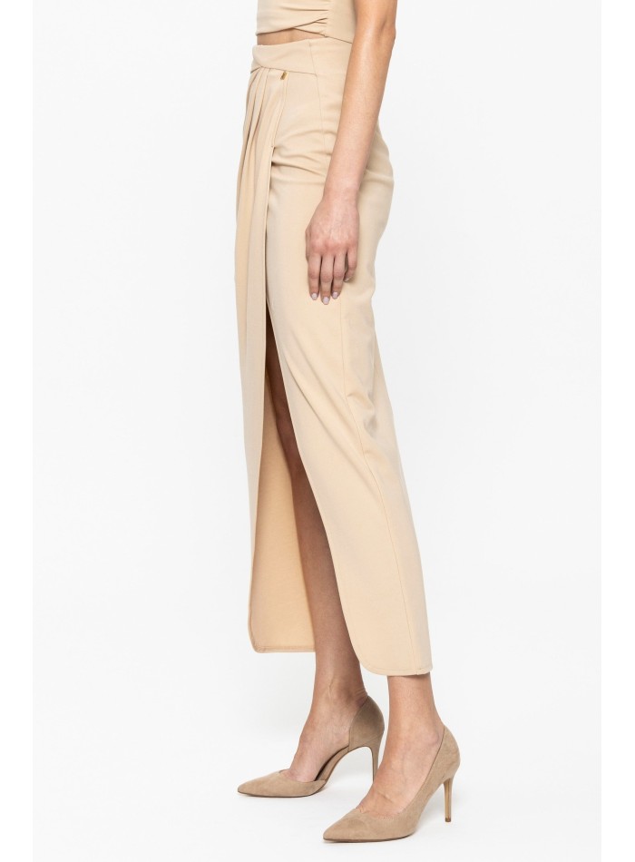 Jupe croisée beige pour invités avec fente...