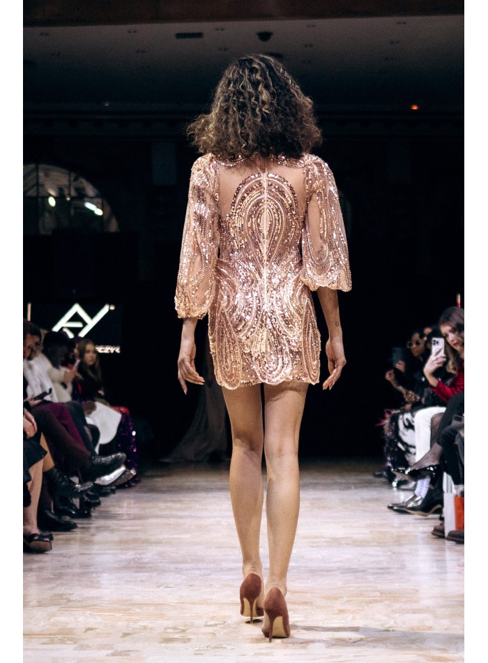 Vestido corto de fiesta de tul bordado con...