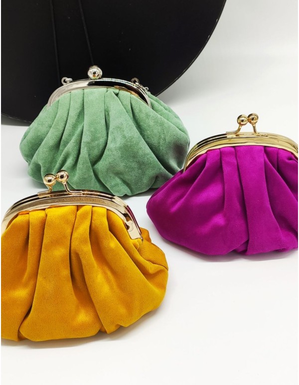 Bombonera de antelina arrugada con cierre metalizado