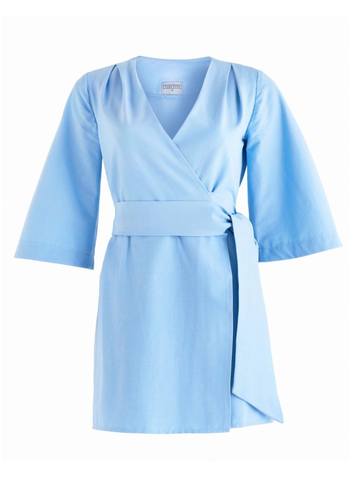 kimono azul clarito con cinturon para invitadas